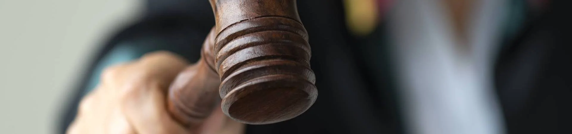 Judge's gavel representing a Portland mesothelioma claim